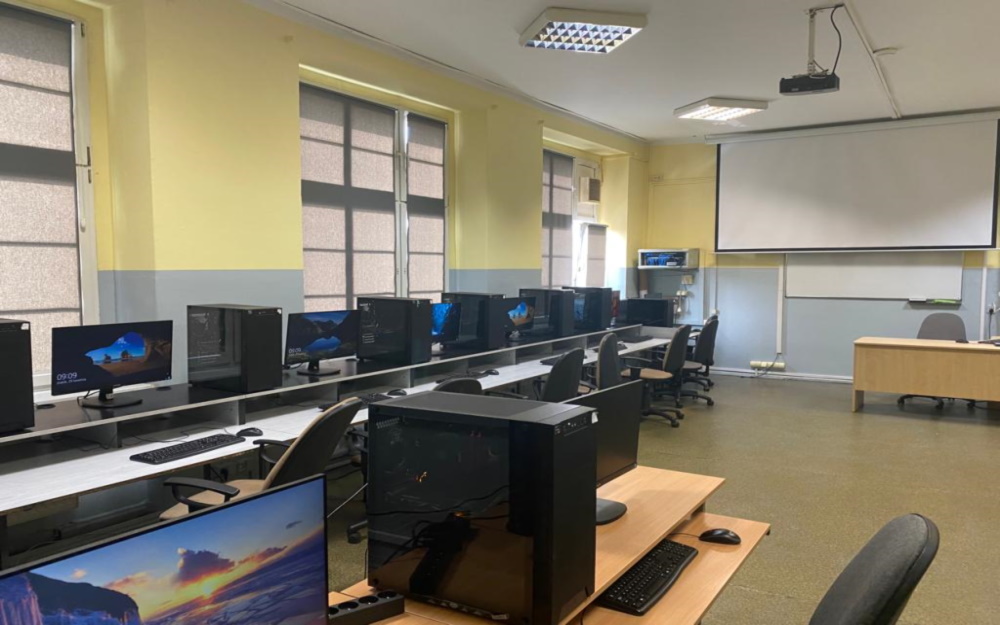 Classroom 105 - Programmer